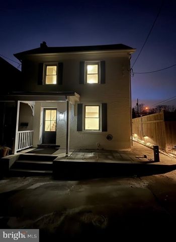 58 GRANTS ALY, Lambertville, NJ 08530