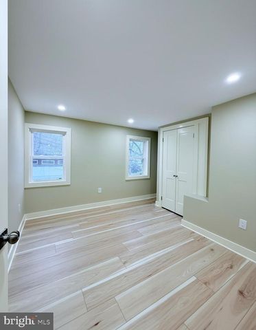 58 GRANTS ALY, Lambertville, NJ 08530