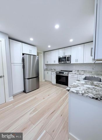 58 GRANTS ALY, Lambertville, NJ 08530