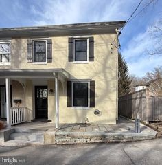 58 GRANTS ALY, Lambertville, NJ 08530