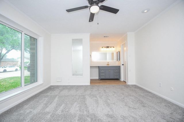 7314 Skylight Lane, Houston, TX 77095