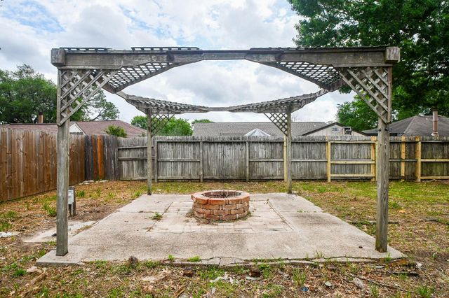 7314 Skylight Lane, Houston, TX 77095