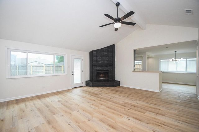 7314 Skylight Lane, Houston, TX 77095