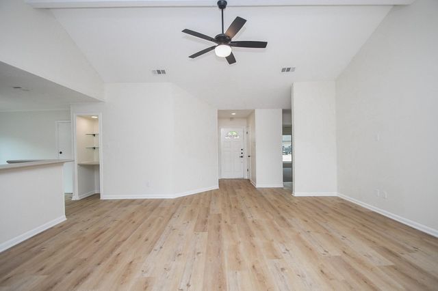 7314 Skylight Lane, Houston, TX 77095