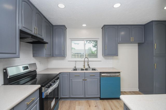 7314 Skylight Lane, Houston, TX 77095