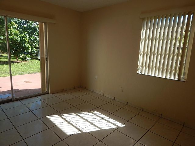 3671 SW 24th St 2, Miami, FL 33145