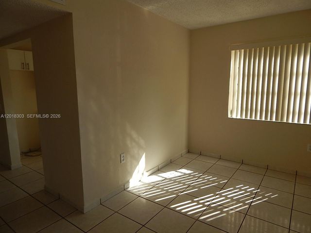 3671 SW 24th St 2, Miami, FL 33145