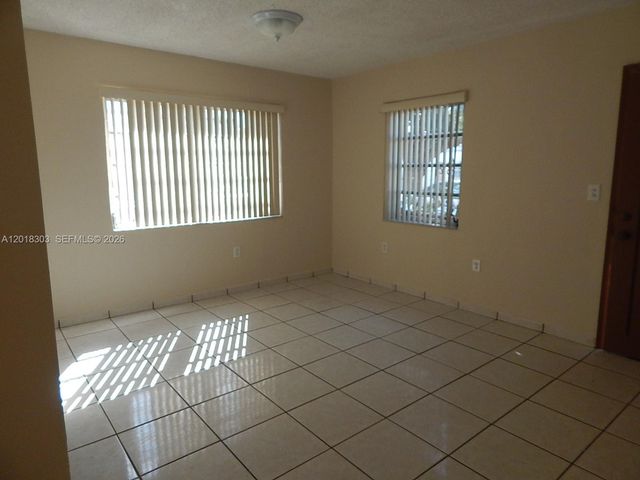 3671 SW 24th St 2, Miami, FL 33145