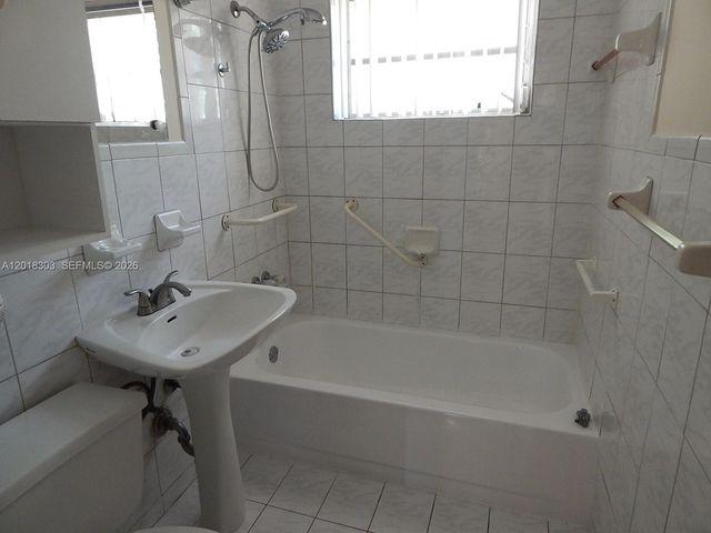 3671 SW 24th St 2, Miami, FL 33145