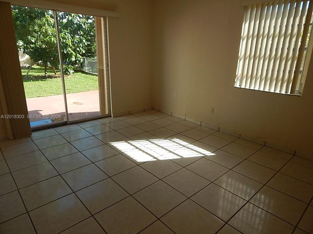 3671 SW 24th St 2, Miami, FL 33145