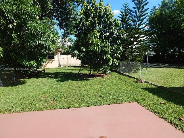 3671 SW 24th St 2, Miami, FL 33145