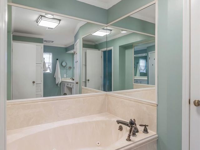 302 Greenacres Boulevard, Bossier City, LA 71111