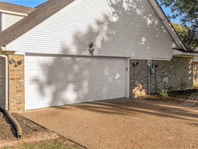 302 Greenacres Boulevard, Bossier City, LA 71111