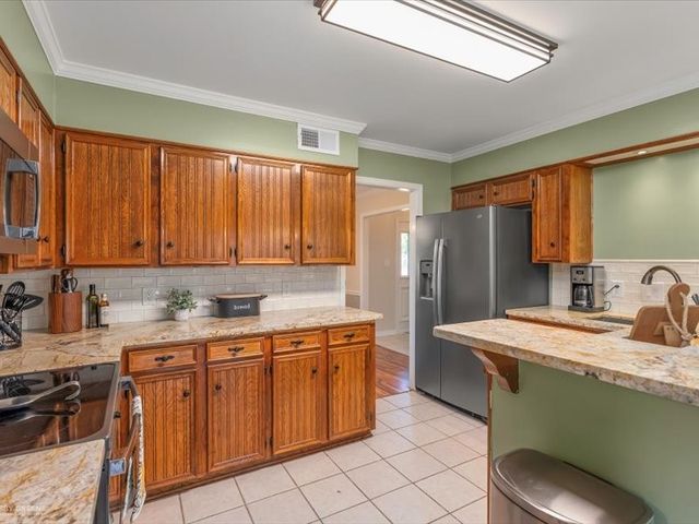 302 Greenacres Boulevard, Bossier City, LA 71111