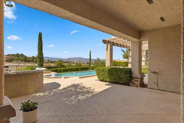 9312 Provence Garden Lane, Las Vegas, NV 89145