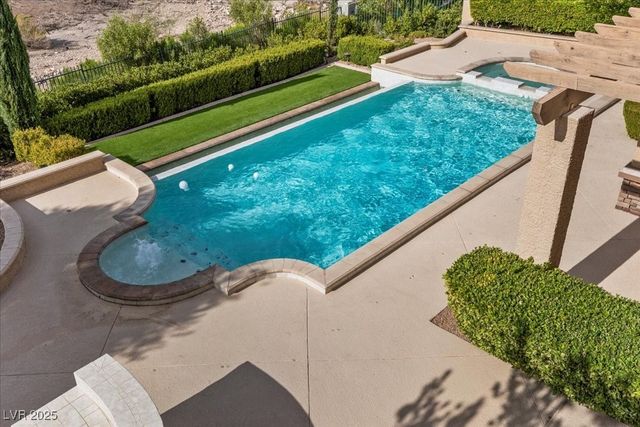 9312 Provence Garden Lane, Las Vegas, NV 89145