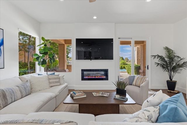 9312 Provence Garden Lane, Las Vegas, NV 89145