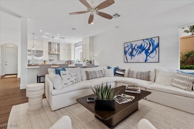 9312 Provence Garden Lane, Las Vegas, NV 89145