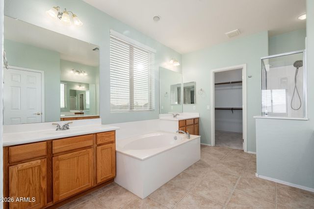 42727 N COURAGE Trail, Anthem, AZ 85086