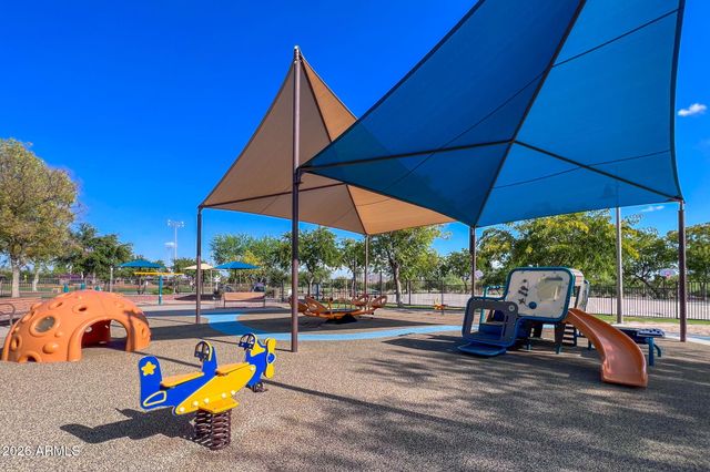 42727 N COURAGE Trail, Anthem, AZ 85086