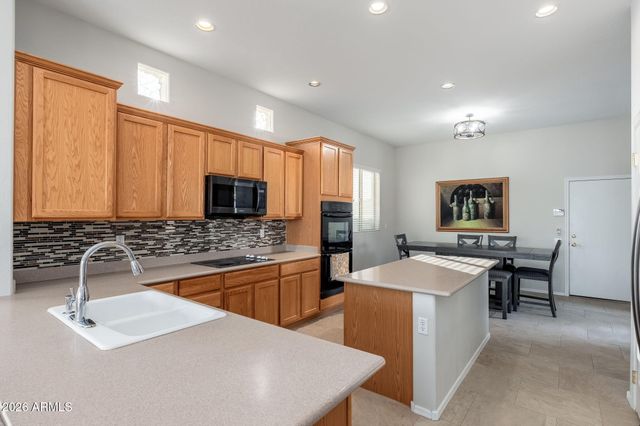 42727 N COURAGE Trail, Anthem, AZ 85086