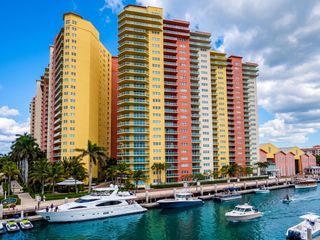 2640 Lake Shore Drive 309, Riviera Beach, FL 33404