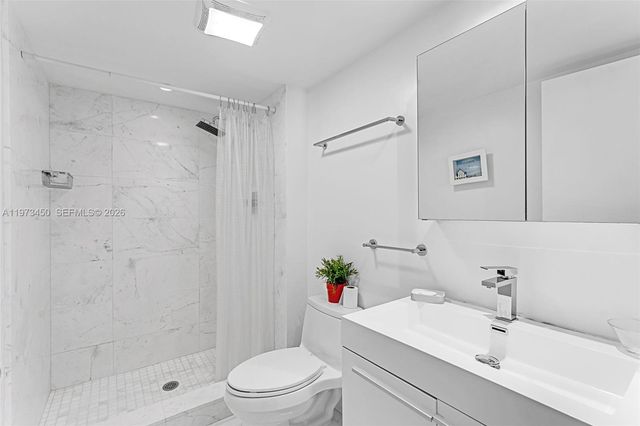 100 Bayview Dr 2007, Sunny Isles Beach, FL 33160