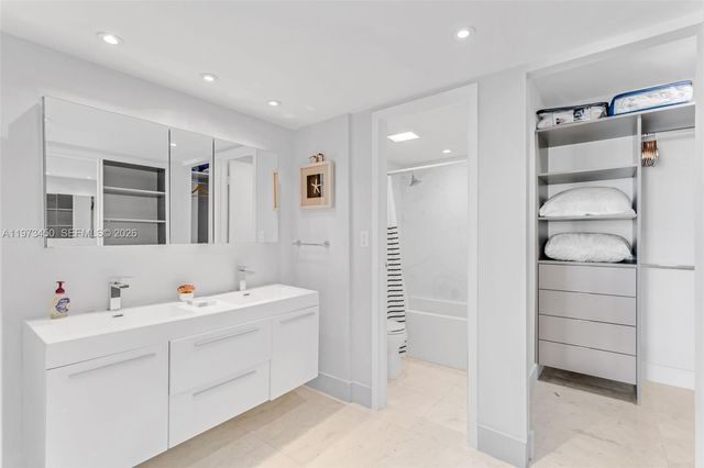 100 Bayview Dr 2007, Sunny Isles Beach, FL 33160