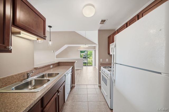 1241 Addington Lane, Ann Arbor, MI 48108