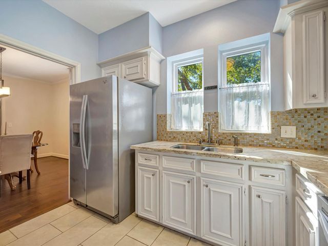 714 Crestwood Drive, El Lago, TX 77586