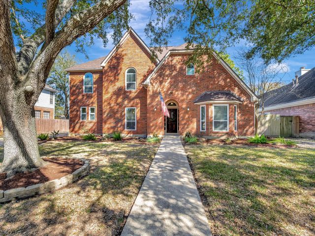 714 Crestwood Drive, El Lago, TX 77586