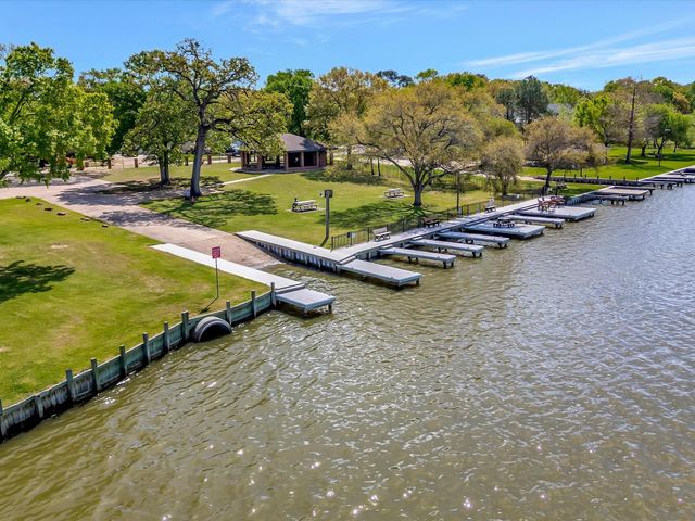 714 Crestwood Drive, El Lago, TX 77586