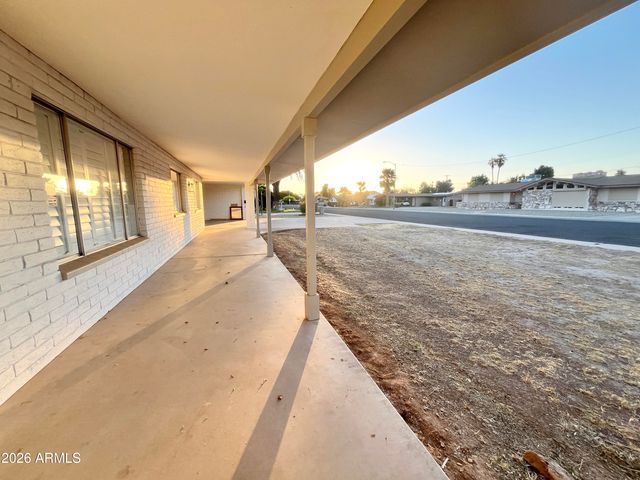 5527 W MORTEN Avenue, Glendale, AZ 85301