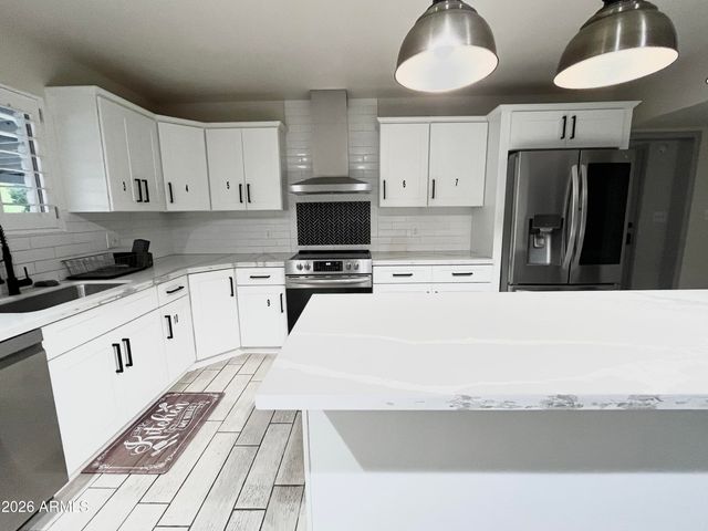 5527 W MORTEN Avenue, Glendale, AZ 85301
