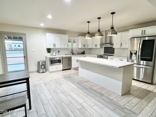 5527 W MORTEN Avenue, Glendale, AZ 85301