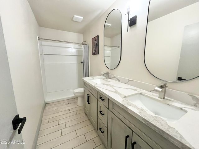 5527 W MORTEN Avenue, Glendale, AZ 85301