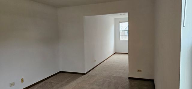 301 Village Creek Drive 2A, Lake In The Hills, IL 60156