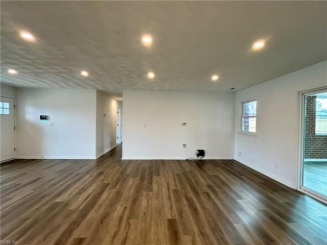 3001 Guenevere DR, Chesapeake, VA 23323