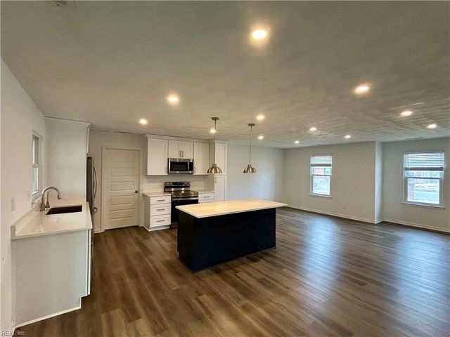 3001 Guenevere DR, Chesapeake, VA 23323