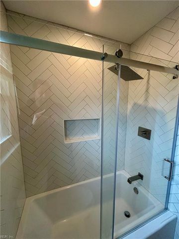 3001 Guenevere DR, Chesapeake, VA 23323