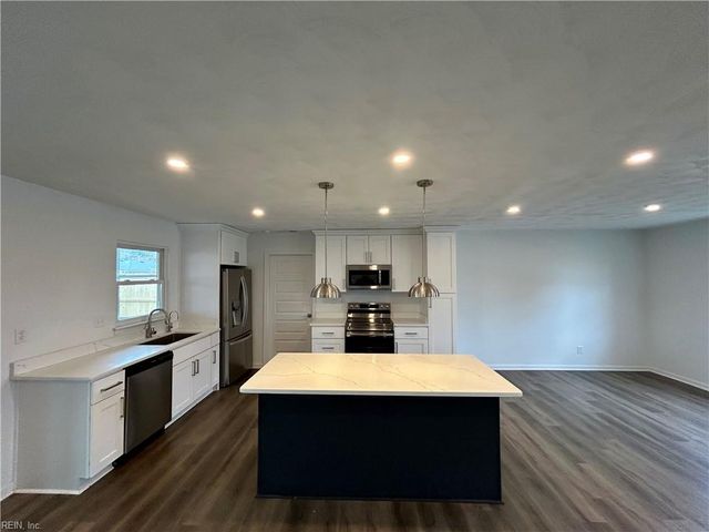 3001 Guenevere DR, Chesapeake, VA 23323