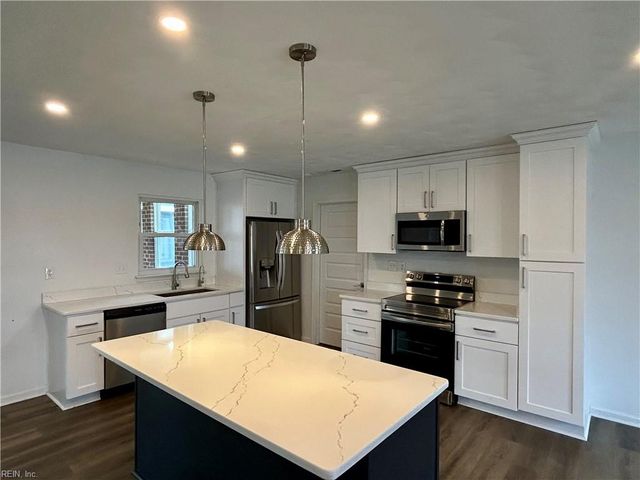 3001 Guenevere DR, Chesapeake, VA 23323