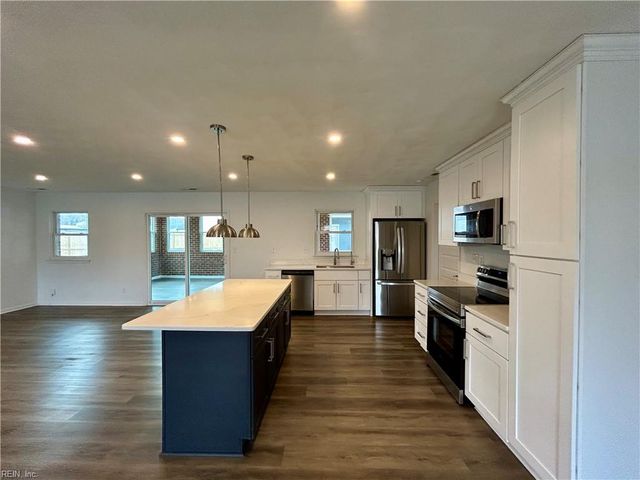 3001 Guenevere DR, Chesapeake, VA 23323