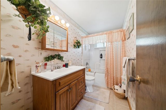 13479 Louise Dr, North Huntingdon, PA 15642