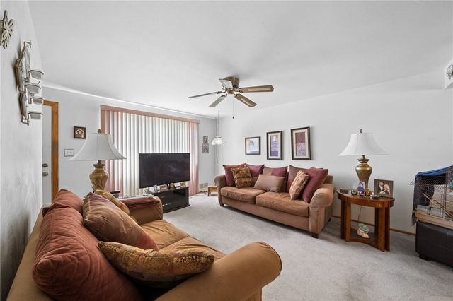 13479 Louise Dr, North Huntingdon, PA 15642