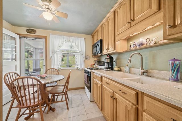 13479 Louise Dr, North Huntingdon, PA 15642