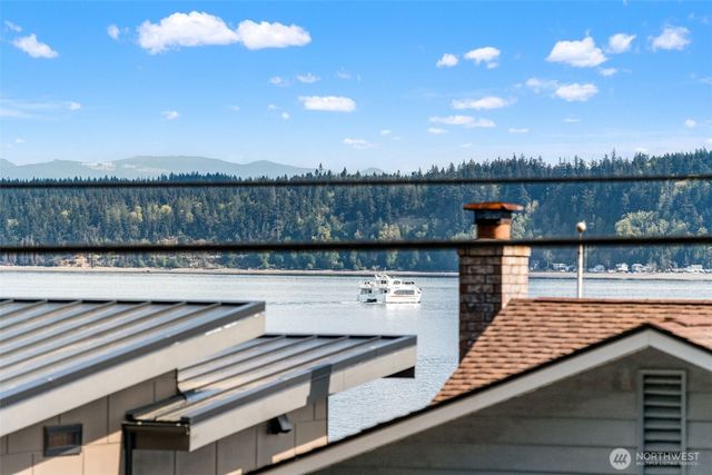 2968 Tillicum Beach Drive, Camano Island, WA 98282