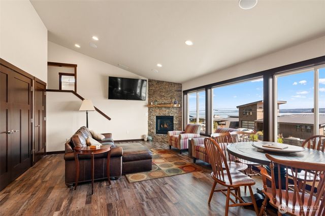 2968 Tillicum Beach Drive, Camano Island, WA 98282