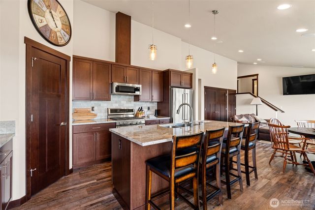 2968 Tillicum Beach Drive, Camano Island, WA 98282