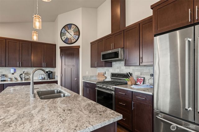 2968 Tillicum Beach Drive, Camano Island, WA 98282